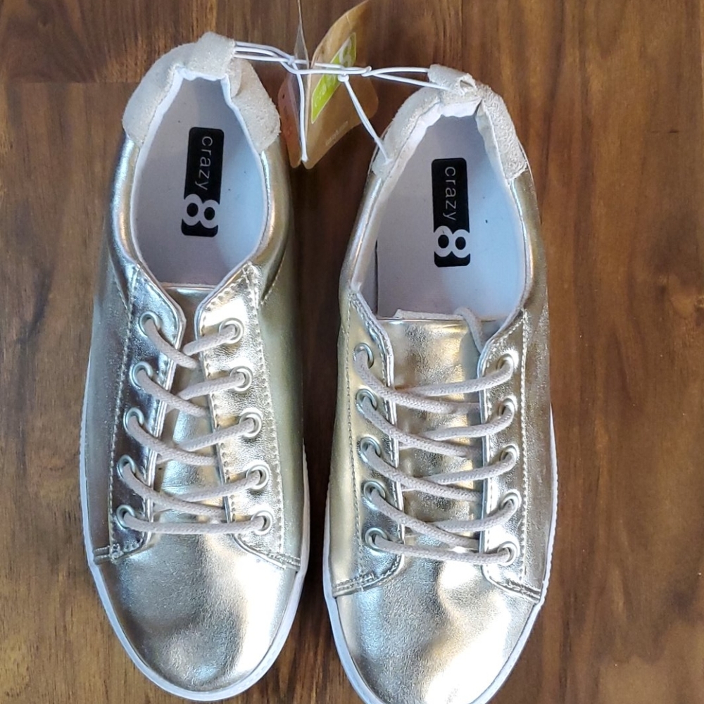 SHOES - Picture 2 of 7